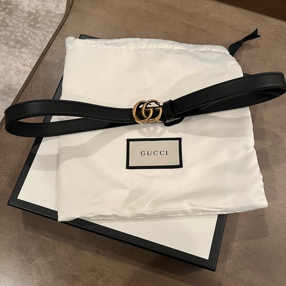 Gucci LEATHER BELT WITH DOUBLE G BUCKLE - Picture 2 of 8